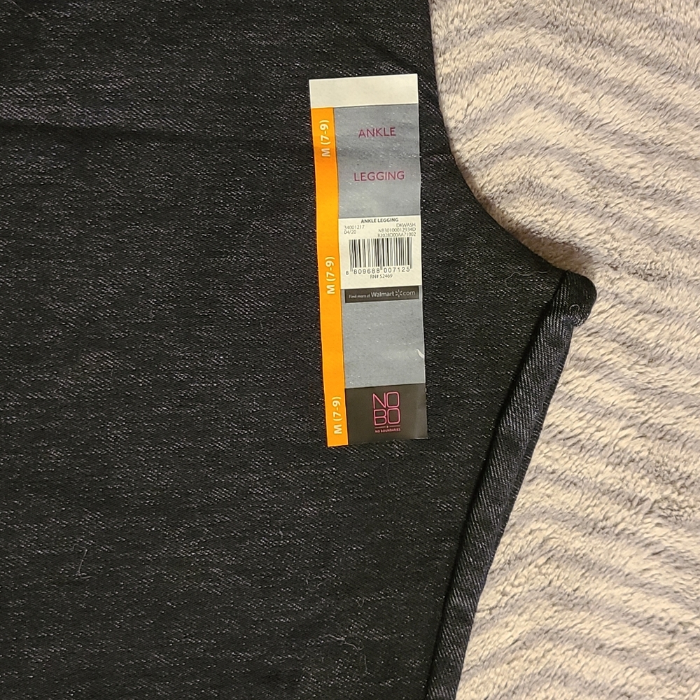 Leggings.  Size M.   NWT